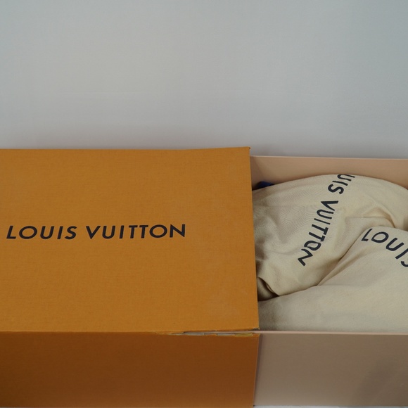 (Original) Louis Vuitton Leather Sneakers - Picture 6 of 6